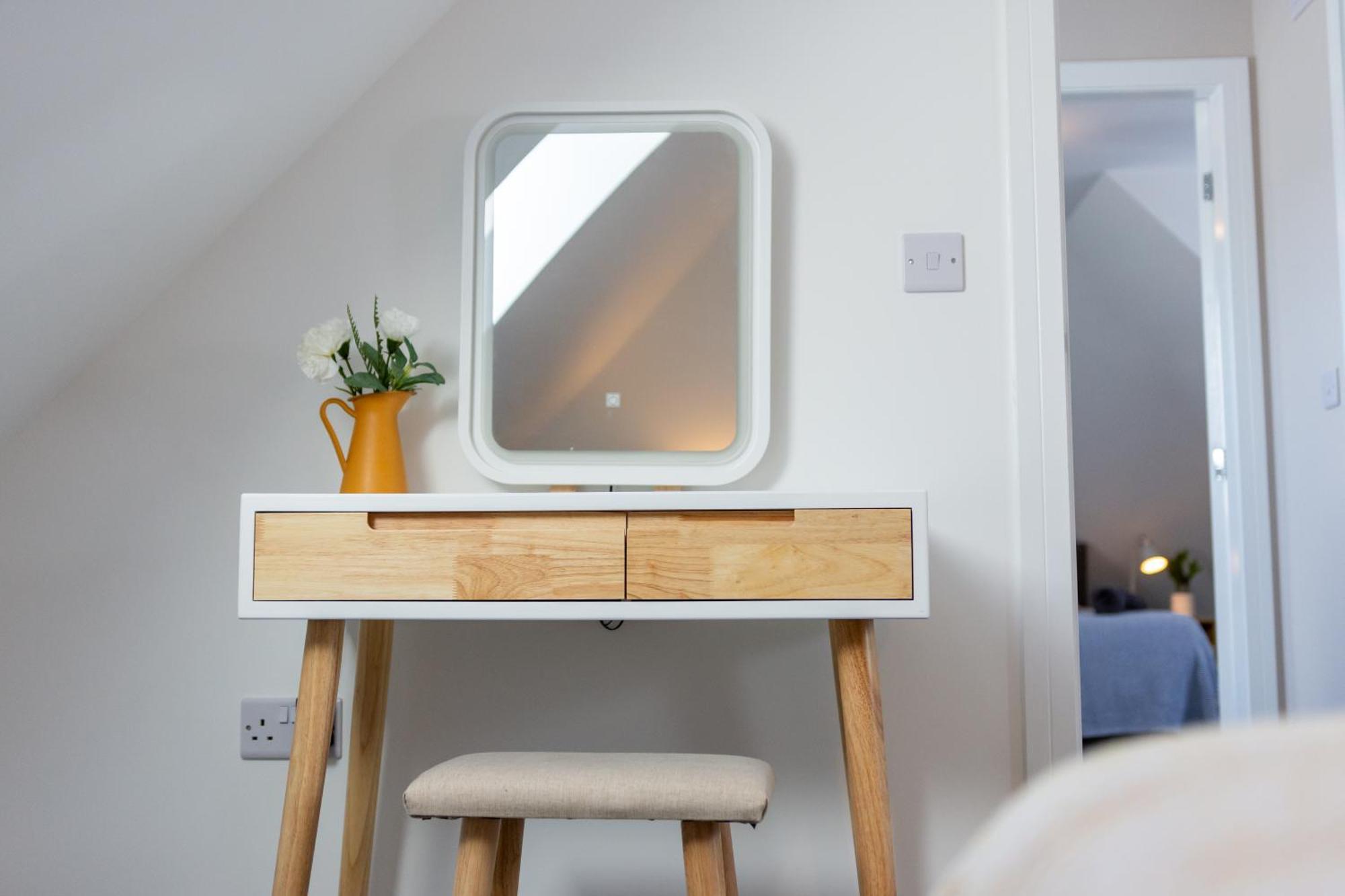 Stylish 4 Bed, Newly Renovated In Ferienhaus *